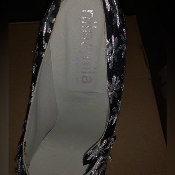Nila & Nila pumps - Picture 6 of 7